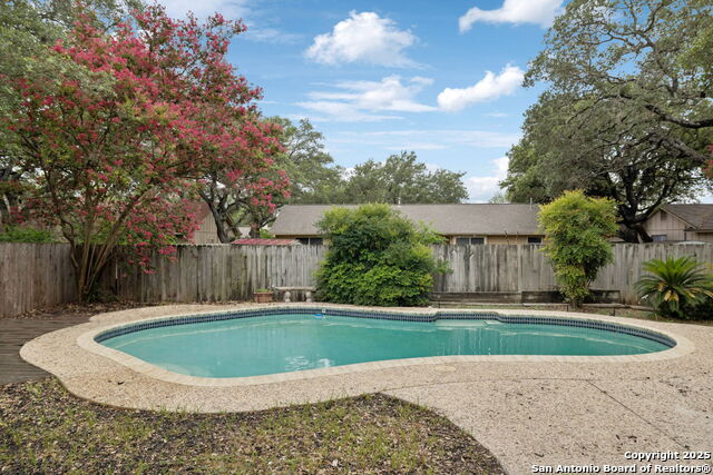Image 22 of 27 For 2822 Old Field Dr