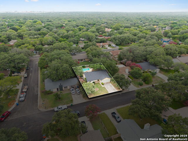 Image 23 of 27 For 2822 Old Field Dr