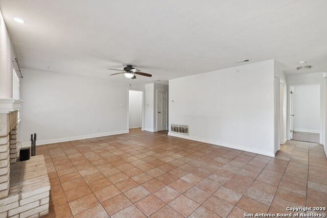 Image 6 of 27 For 2822 Old Field Dr