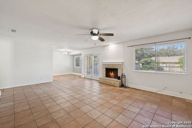 Image 7 of 27 For 2822 Old Field Dr