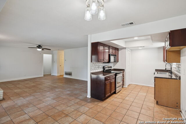 Image 9 of 27 For 2822 Old Field Dr
