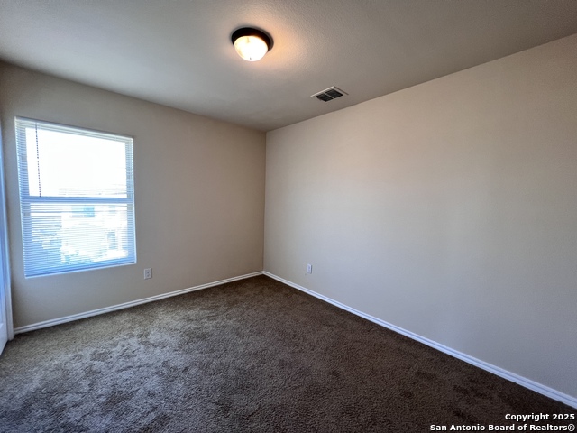 Listing photo id 11 for 8711 Pensive