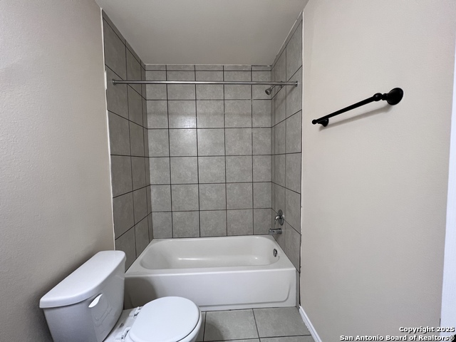 Listing photo id 14 for 8711 Pensive