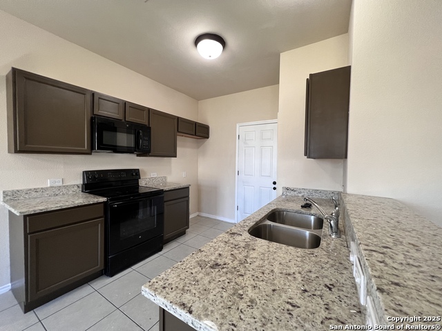 Listing photo id 1 for 8711 Pensive
