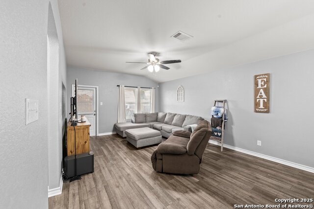 Listing photo id 12 for 13065 Maestro Spark