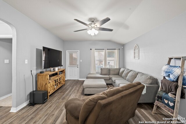 Listing photo id 13 for 13065 Maestro Spark