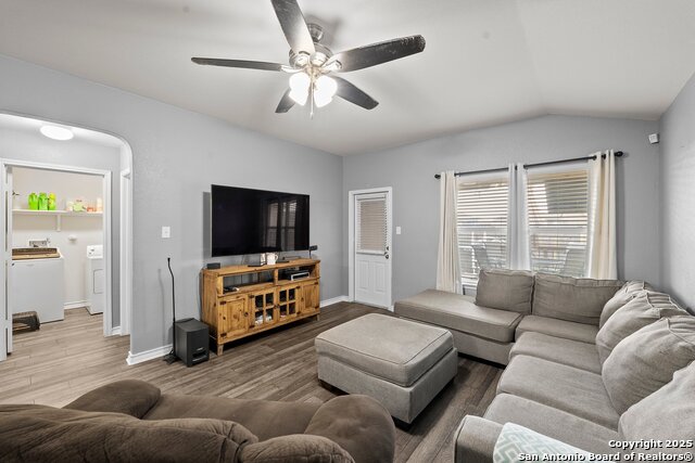 Listing photo id 14 for 13065 Maestro Spark