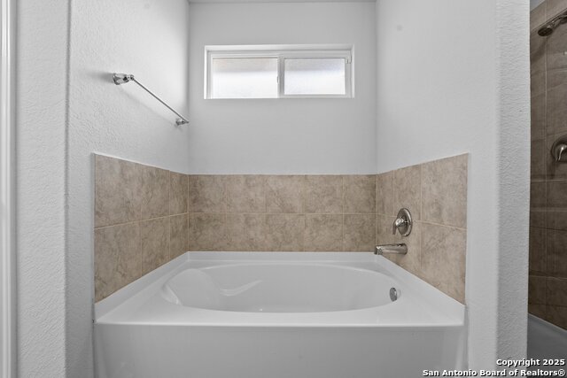 Listing photo id 19 for 13065 Maestro Spark