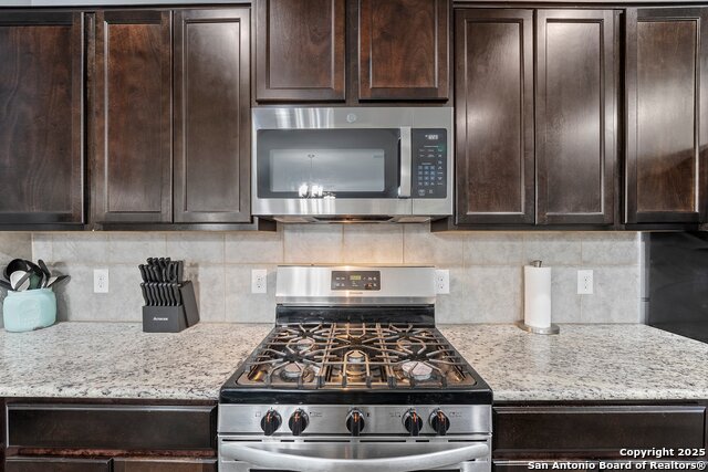 Listing photo id 7 for 13065 Maestro Spark