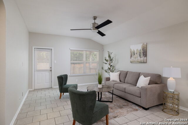 Image 15 of 25 For 8518 Hudson Hollow
