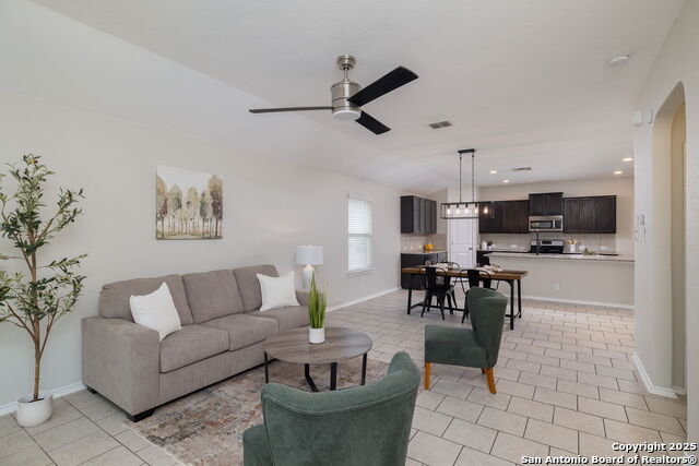 Image 16 of 25 For 8518 Hudson Hollow