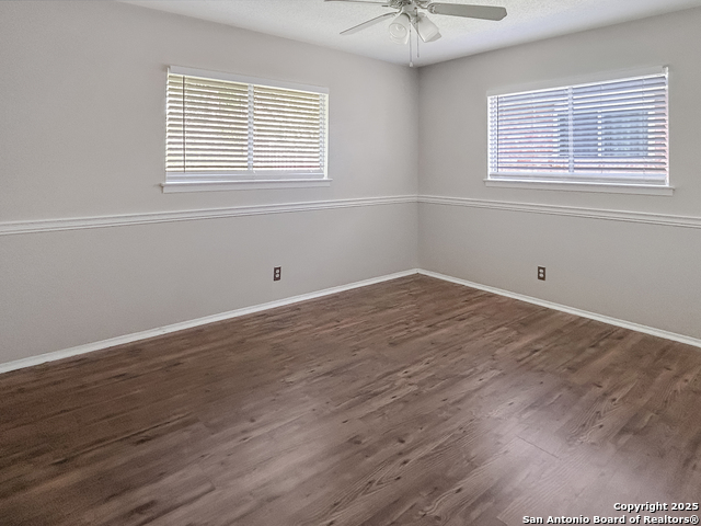Listing photo id 8 for 331 Shin Oak