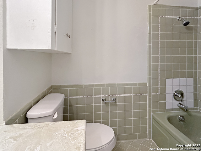 Listing photo id 11 for 331 Shin Oak