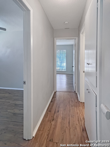 Listing photo id 12 for 331 Shin Oak