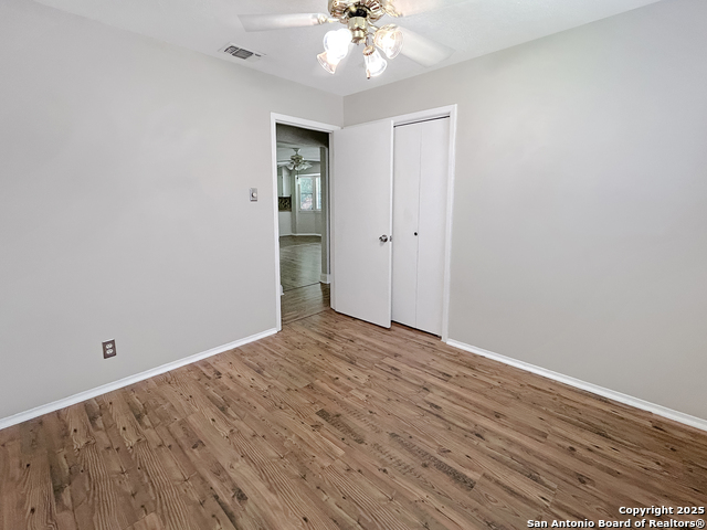 Listing photo id 13 for 331 Shin Oak