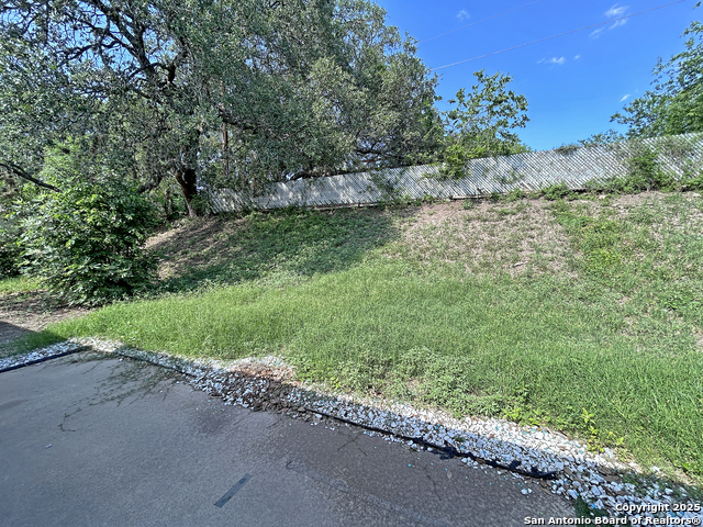 Listing photo id 19 for 331 Shin Oak