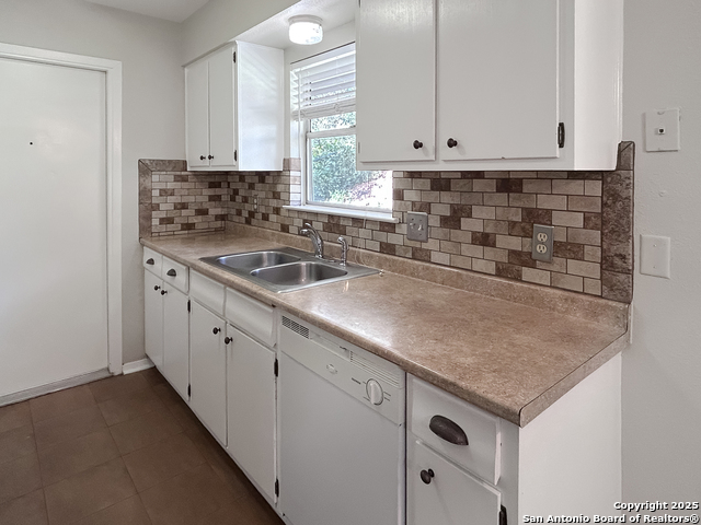 Listing photo id 4 for 331 Shin Oak