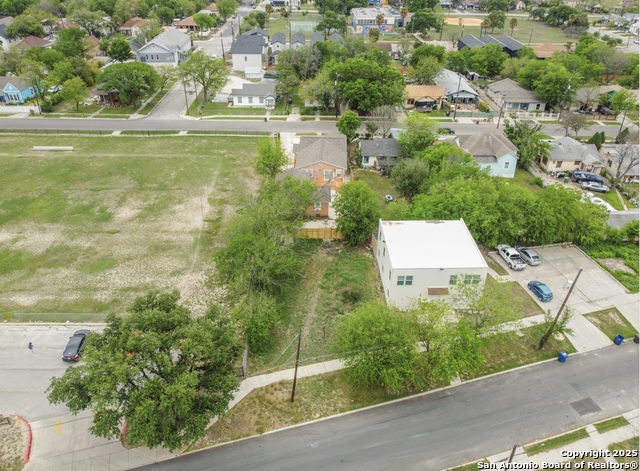 Image 5 of 10 For 746 Aransas