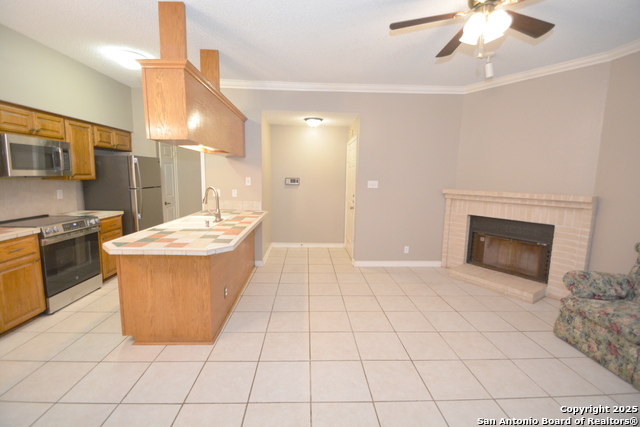 Image 2 of 10 For 12446 Starcrest  403