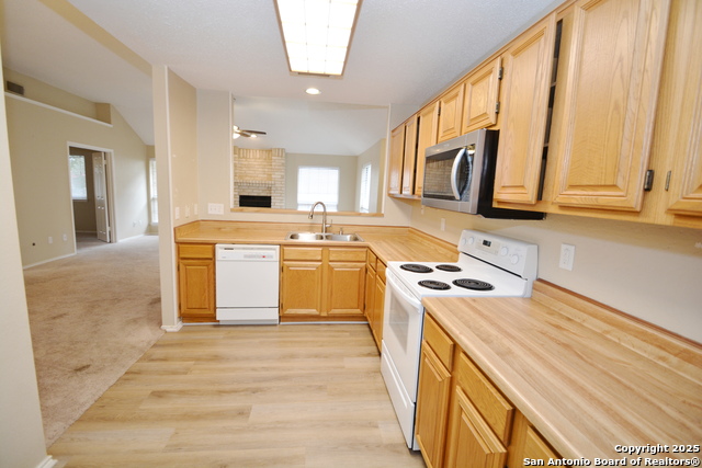 Image 8 of 18 For 1011 Hedgestone Dr