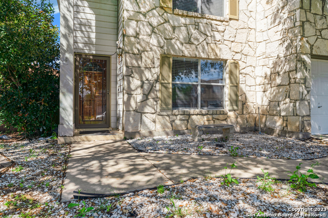 Image 4 of 27 For 1117 Stone Hollow