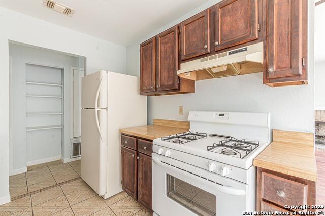 Image 10 of 31 For 16407 Spruce Leaf Street