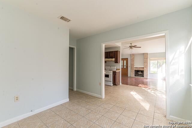 Image 14 of 31 For 16407 Spruce Leaf Street