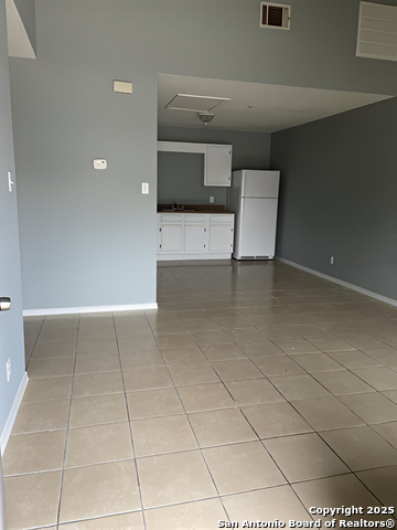 Image 2 of 10 For 7627 Windsor Oaks