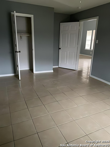 Image 7 of 10 For 7627 Windsor Oaks