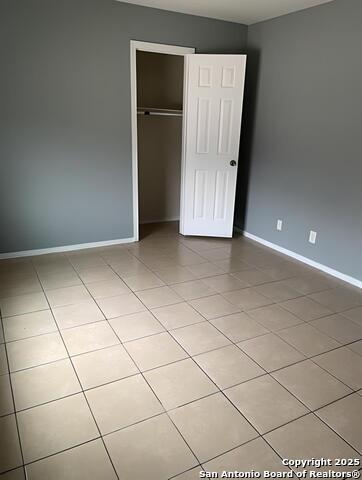 Image 8 of 10 For 7627 Windsor Oaks