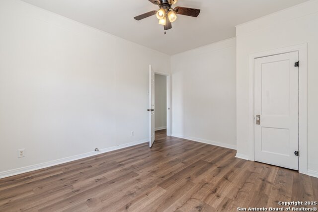 Image 11 of 19 For 2407 South New Braunfels Avenue  2