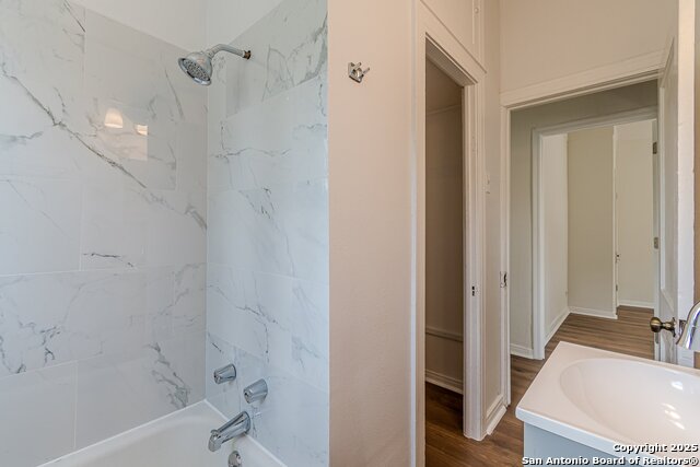 Image 14 of 19 For 2407 South New Braunfels Avenue  2