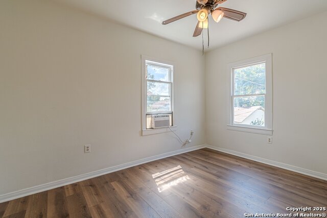 Image 15 of 19 For 2407 South New Braunfels Avenue  2