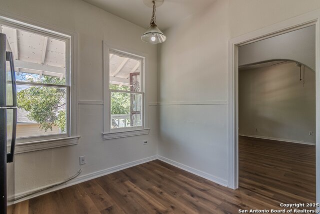 Image 3 of 19 For 2407 South New Braunfels Avenue  2