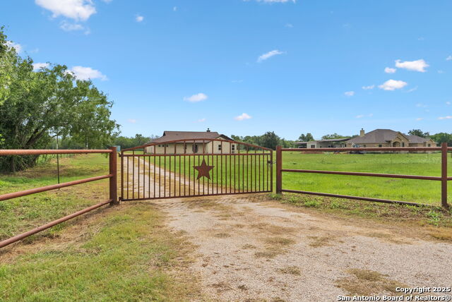 Details for 800 County Road 467, Stockdale, TX 78160