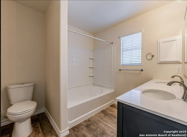 Listing photo id 8 for 8314 Deer Creek Run