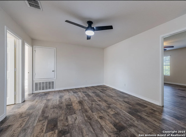Listing photo id 9 for 8314 Deer Creek Run
