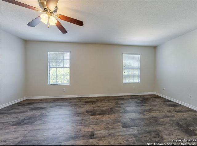 Listing photo id 10 for 8314 Deer Creek Run