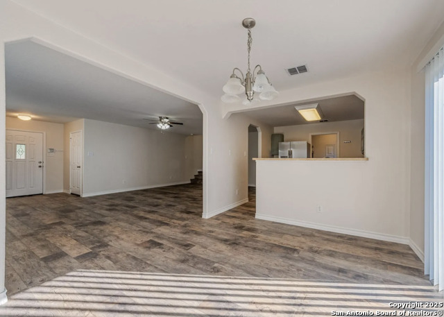 Listing photo id 1 for 8314 Deer Creek Run