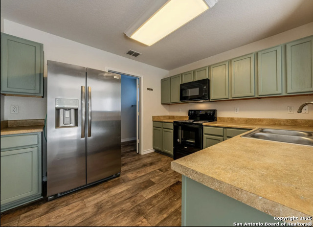 Listing photo id 5 for 8314 Deer Creek Run