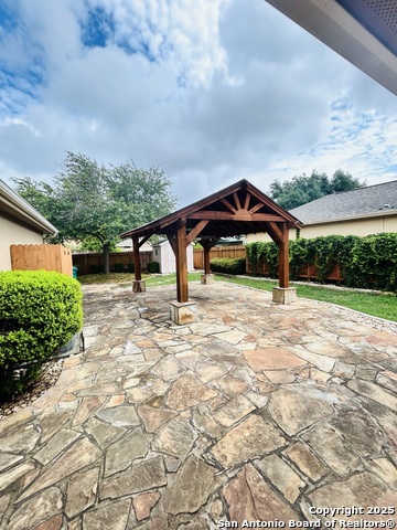 Image 18 of 21 For 6039 Royal Ridge