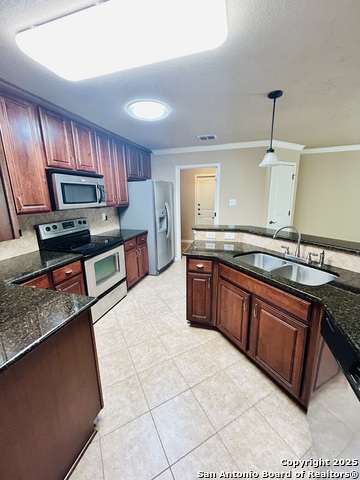 Image 6 of 21 For 6039 Royal Ridge