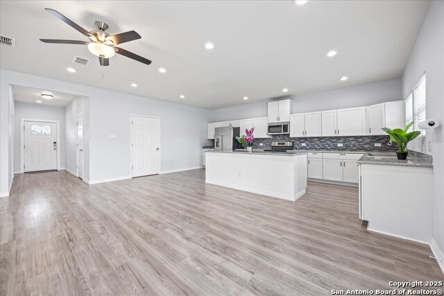 Image 11 of 53 For 8524 Ventura Boulevard