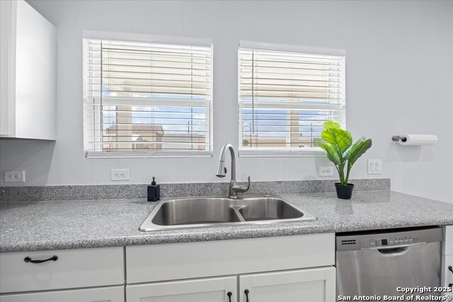 Image 18 of 53 For 8524 Ventura Boulevard