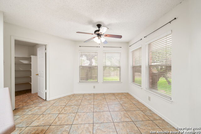 Image 10 of 31 For 17427 Sapphire Rim Drive