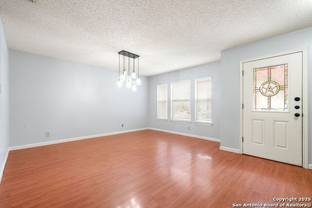 Image 12 of 31 For 17427 Sapphire Rim Drive