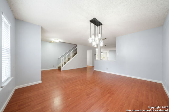 Image 13 of 31 For 17427 Sapphire Rim Drive