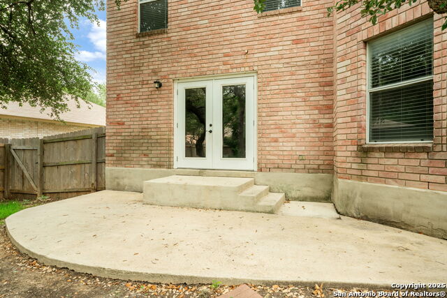 Image 27 of 31 For 17427 Sapphire Rim Drive