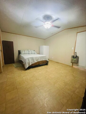 Listing photo id 10 for 102 4th  