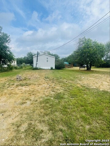 Listing photo id 2 for 102 4th  